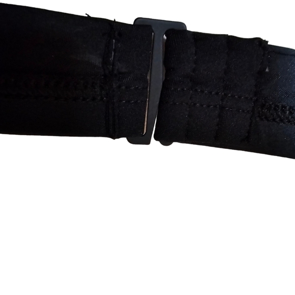 Everlane The Scoop-Neck Bikini Top in Black in Size Large - Picture 11 of 15